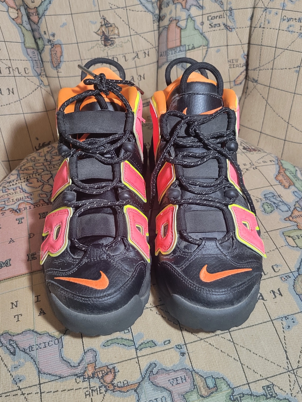 Nike Air More Uptempo Athletic Shoes US 8.5 Hot Punch